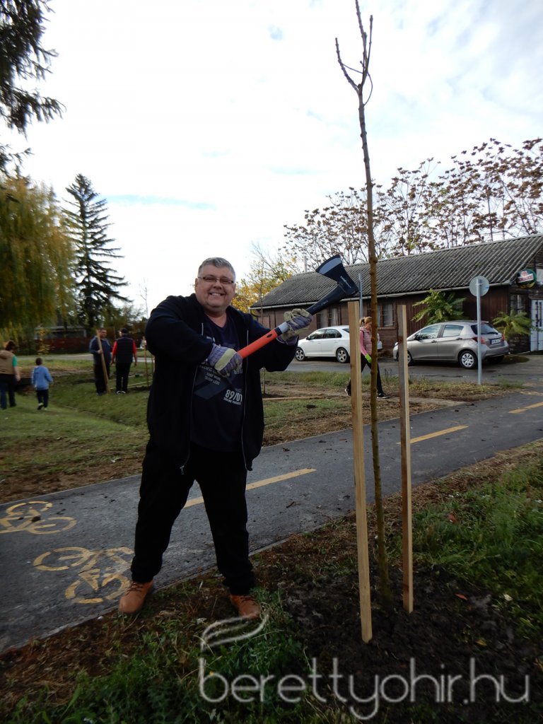 Közösségi faültetés Berettyóújfaluban 16
